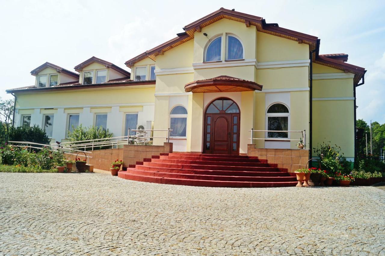 Bed and breakfast Dwor Dluzniewo Extérieur photo