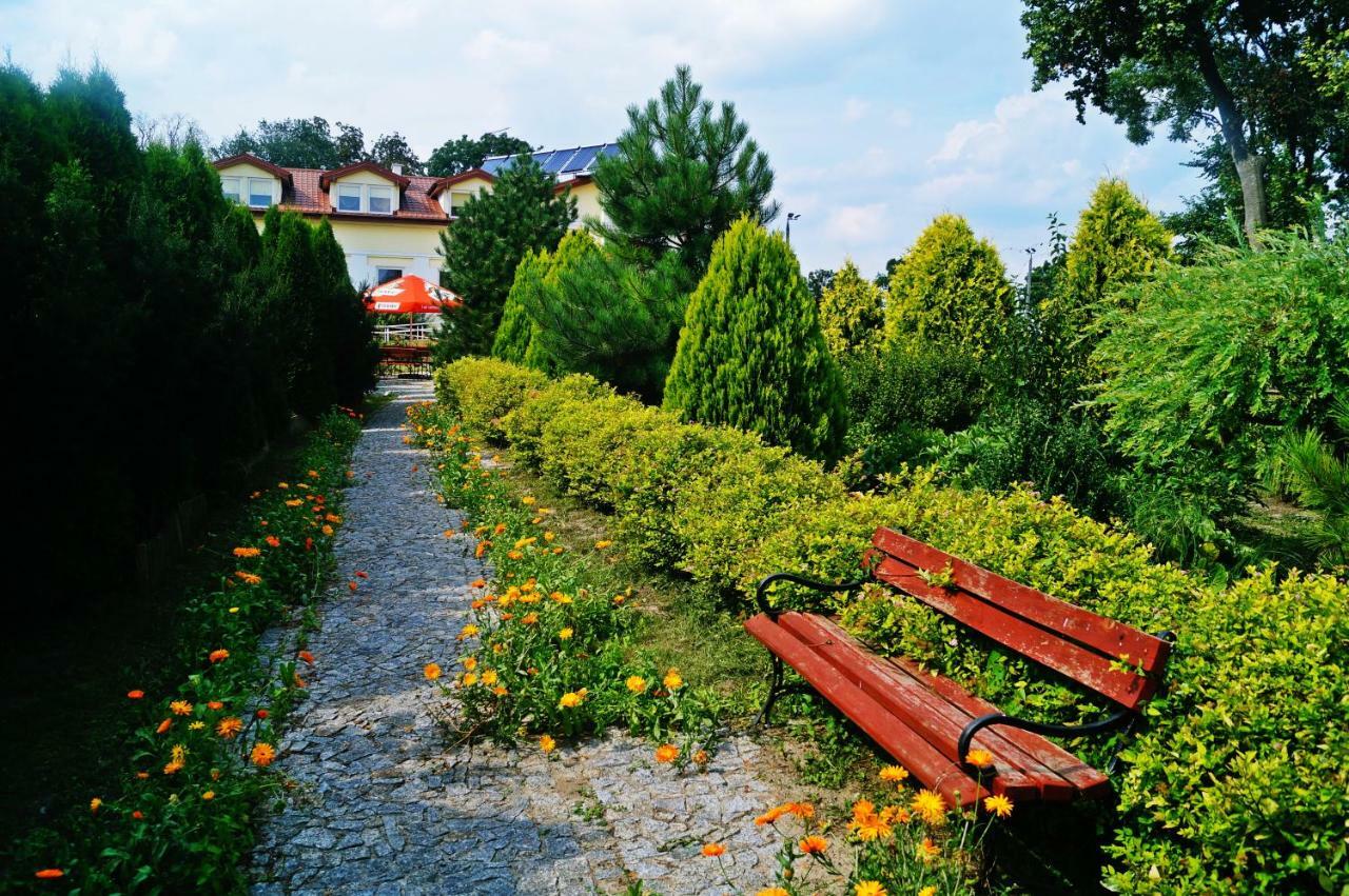 Bed and breakfast Dwor Dluzniewo Extérieur photo
