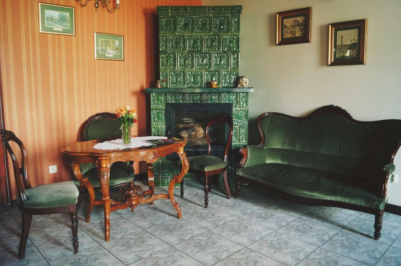 Bed and breakfast Dwor Dluzniewo Extérieur photo